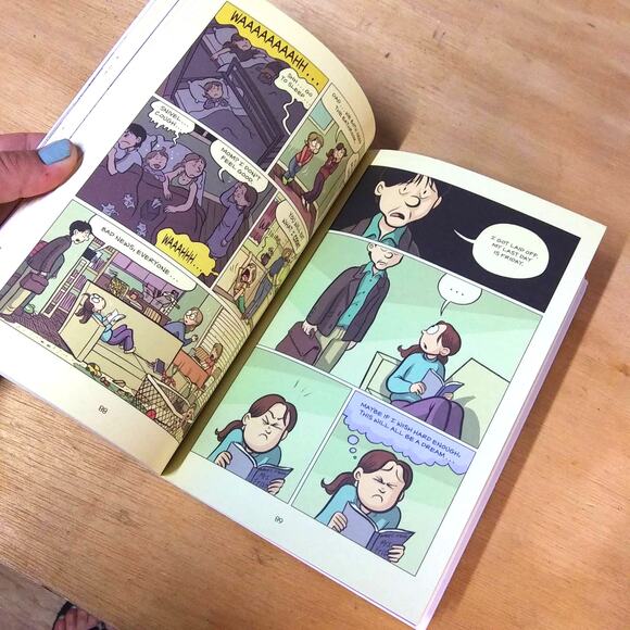 SISTERS by Raina Telgemeier – Award-Winning Graphic Novel (Paperback) - Picture 4 of 5